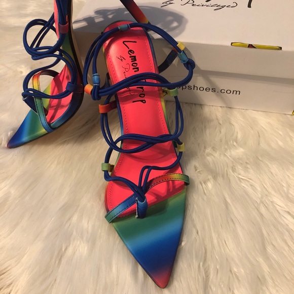 🏷 ONLY 2 LEFT Rainbow Strappy Pointed Heel - Picture 3 of 6